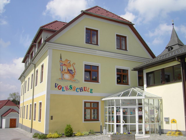 Die Volksschule Echsenbach zeichnet ein einladendes Bild. | Foto: privat