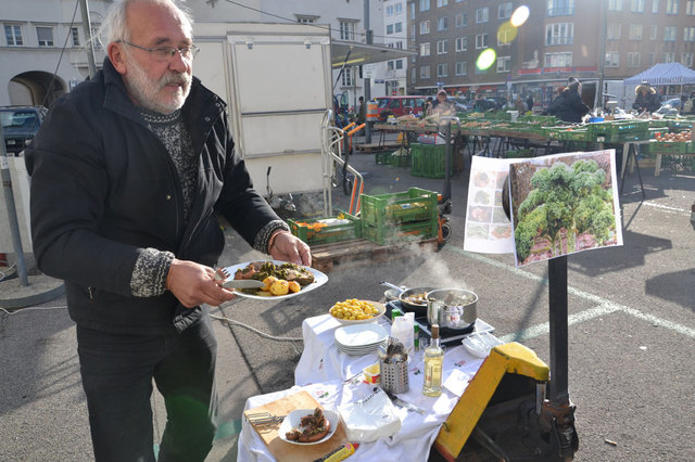 Günter Faulwetter beim Grünkohlessen im Herbst 2012. | Foto: Günter Faulwetter