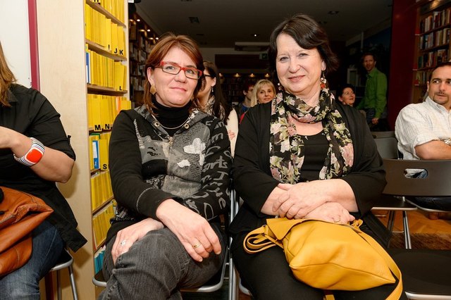 Buchpräsentation + Lesung - Isabella Straub "Südbalkon" @ Heyn - Klagenfurt