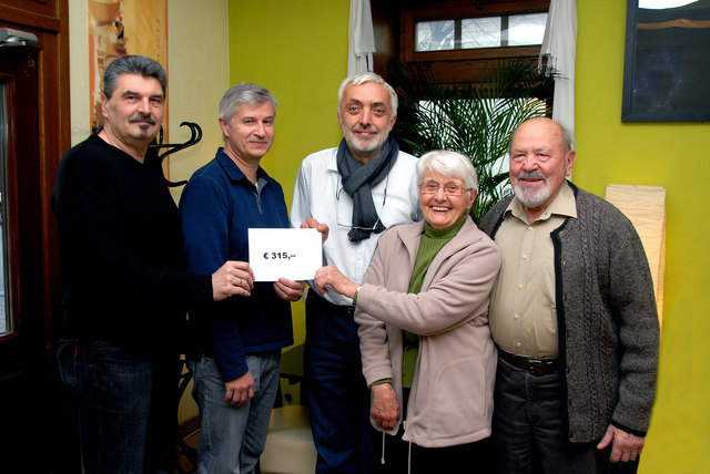 vlnr: Georg Ragyoczy, Gerhard Demel, Walter Kopinits, Dagmar und Alois Fratrics
