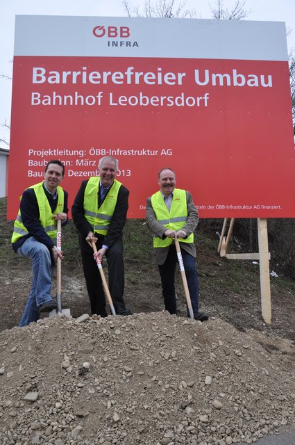 vlnr Vbgm. Harald Sorger (Leobersdorf), Regionalleiter Günter Novak (ÖBB-Infrastruktur AG), Bgm. Andreas Kieslich (Kottingbrunn)