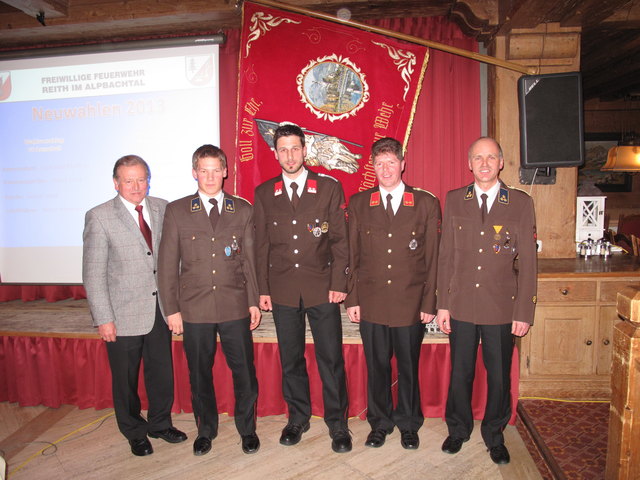 v.l.: Bgm. Johann Thaler, Schriftführer Johannes Moser, Kdt. Matthias Gschösser, Kdt.–Stv. Ernst Moser, Kassier Josef Gruber