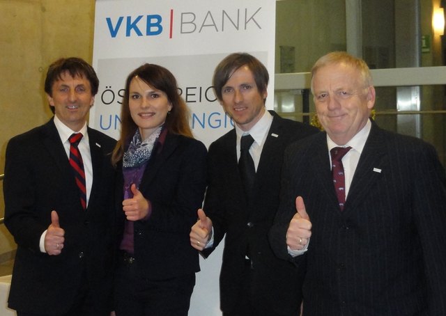 Direktor der VKB-Bank Kirchdorf Anton Obernberger, VKB-Vertriebsassistentin Renata Bruderhofer, VKB-Bank Social Media Experte Roland Heiglauer, MA und VKB-Privatkundenbetreuer Hubert Jahn