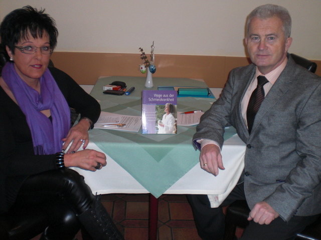 Ingrid Pralle und Kilian Riedl laden zur Gründungssitzung der "Selbsthilfegruppe Schmerz".