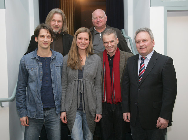 Bei Filmpremiere: Markus Rauchenwald mit seinen Schauspielern Michael Weger und Bega Priess, Kino-Direktor Falk Mahnke, Bürgermeister Ferdinand Vouk und Kulturreferent Dietmar Pistkernik.