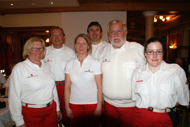 + Foto:
Die gewählten Ausschussmitglieder der Rot Kreuz Gewählt: Anneliese Höfer, Alois Hofer, Annemarie Schmid, Stefan Lippert, Ortsstellenleiter Herbert Fleckl, Claudia Wörgötter.