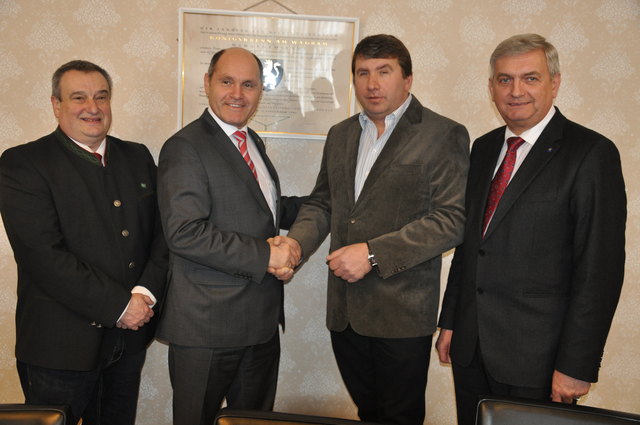 Vizebürgermeister Josef Schwanzer, LH-Stv. Wolfgang Sobotka, Bürgermeister Franz Stöger und LA Alfred Riedl.