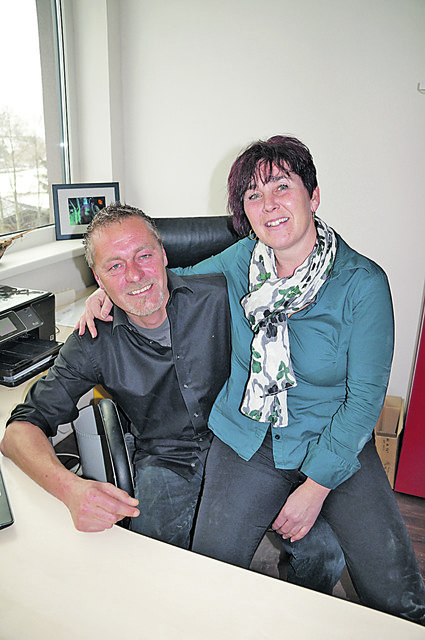 Ulrike und Robert Rager informieren über das Wohnprojekt. | Foto: Gabi Schwab
