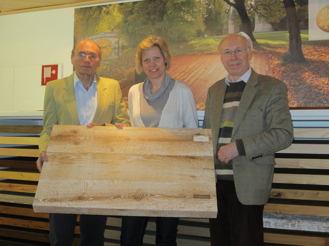 Seniorchef Hans Lechner, Nichte Susanne Neumann-Tallowitz und Geschäftsführer Alfred Lechner leiten den Holzfachmarkt.