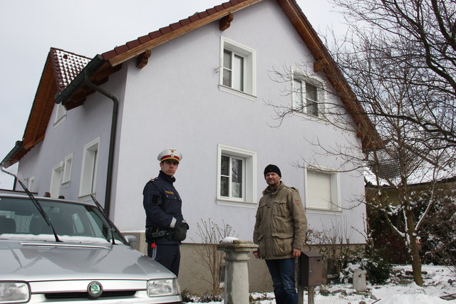 Die Polizei sicherte das Haus in Marchegg-Bahnhof, wo sich das Familiendrama ereignete.