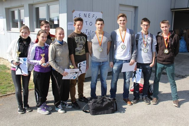 Die Gewinner des Teambewerbs Oberstufe weiblich und männlich.