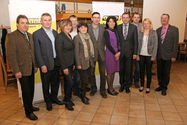 Von links: GPO Bgm. Erich Sachsenhofer,  WB-Obmann Dir. Alois Höretseder, Bildungsreferentin Maria Neulinger, Bauernbund-Obmann Gerald Paster, GPO Stv. Erika Leibetseder, GPO Stv. Vzbgm. Roman Zauner, Schriftführerin Elfriede Grillberger, LAbg. Georg Ecker, ÖAAB Obmann Reinhard Hofer, Finanzreferentin Elfriede Ebner, Seniorenbund Obmann Siegfried Schirz; | Foto: Foto: privat