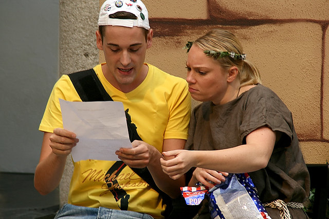 In "Popcorn und Haferbrei" treffen Gegenwart und Antike aufeinander.