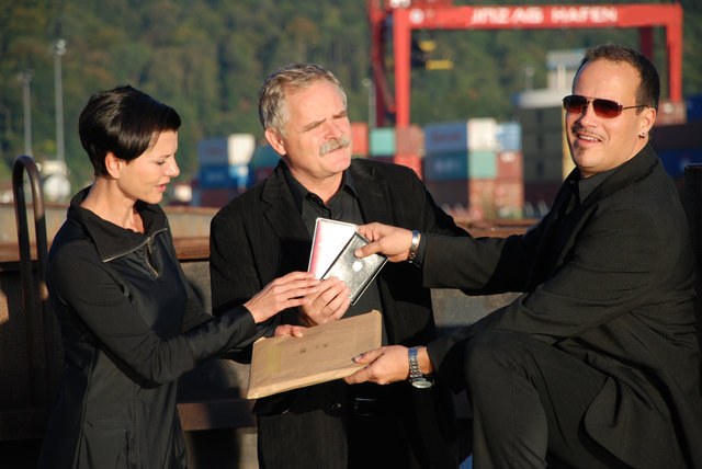 Claudia Woitsch, Joschi Auer und Paul Kotek (v.l.n.r.) nehmen Gesellschaft und Politik wieder in ihr humoristisches Visier.