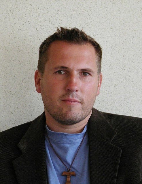 Andreas Sinnhuber ist mit den Bauplänen der ÖBB nicht einverstanden.