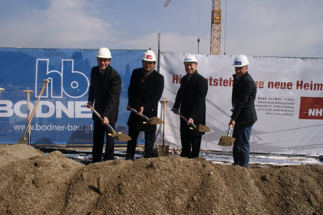 Spatenstich in Kufsteiner Stadtteil Sparchen: Hannes Bodner, Hannes Gschwentner, Martin Krumschnabel, Markus Prackwieser.