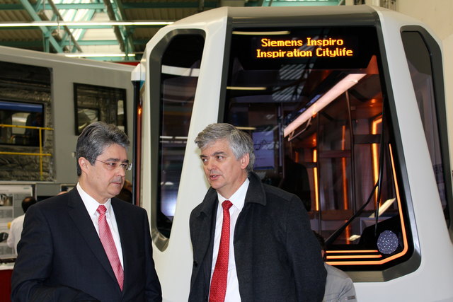 Wolfgang Hesoun und Arnulf Wolfram vor dem neuen Siemens Inspiro