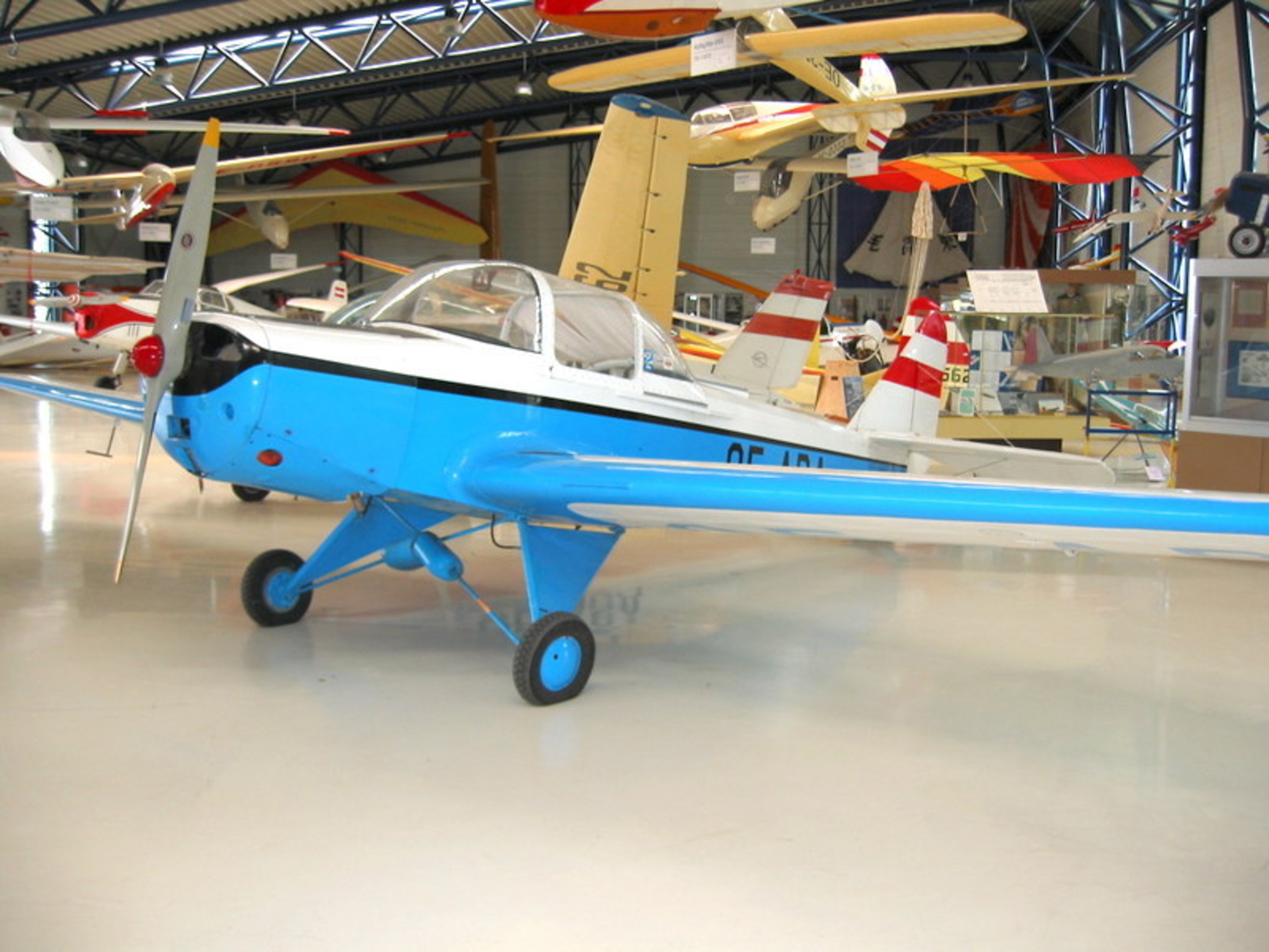 Aviaticum Wr.Neustadt & Flugplatz Wr.Neustadt- West - Wiener Neustadt