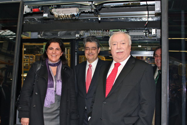 Sandra Gott-Karlbauer, Leiterin Urban Transport, Generaldirektor Wolfgang Hesoun und Bürgermeister Michael Häupl