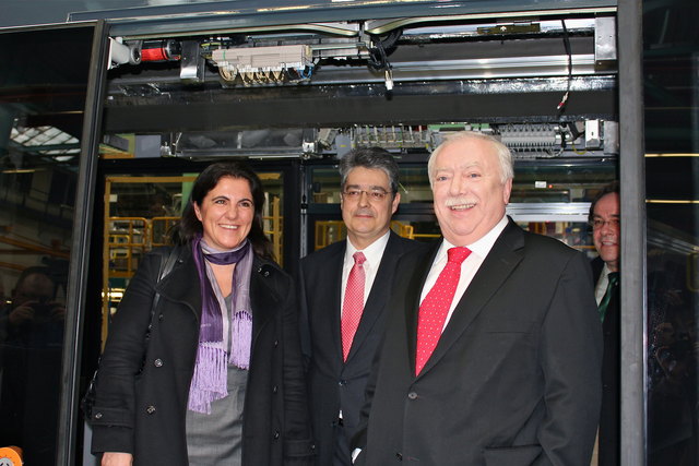 Sandra Gott-Karlbauer Leiterin Urban Transport, Generaldirektor Wolfgang Hesoun und Bürgermeister Michael Häupl