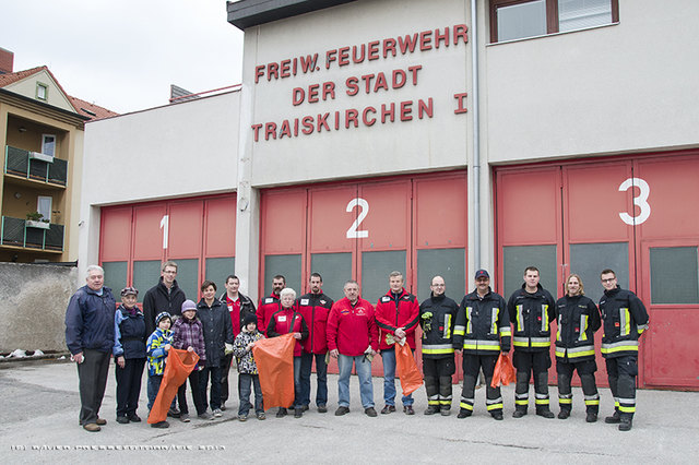 Der ESV Naturfreunde Traiskirchen und andere Mitbürger mit den Florianijüngern | Foto: zVg. Manfred Bauer - Pressesprecher FF Traiskirchen-Stadt