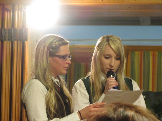 Die Jugendreferentinnen als Moderatorinnen: Daniela Schrotter und Melanie Scherr