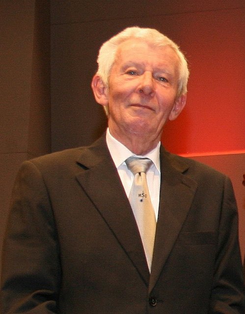 Dirigent Prof. Conrad Artmüller