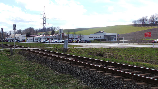 Im Bereich Weierfing wird eine neue, sichere Linksabbiegemöglichkeit geschaffen. | Foto: Gemeinde