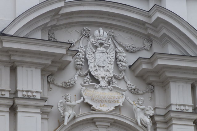 Von einer Versicherung wunderschön saniert ist dieses Haus mit dem Prachtportal Am Hof