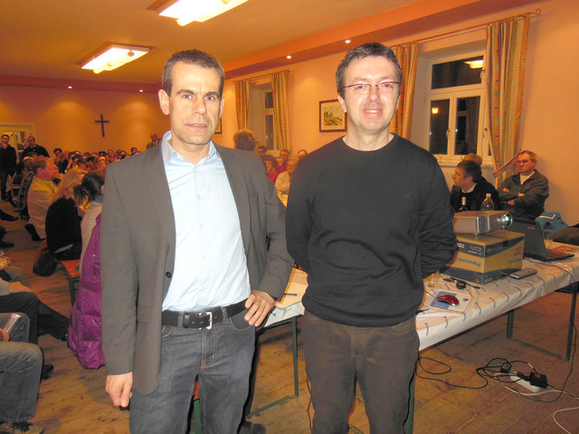 Martin Hindinger (l.) und Josef Pendl (r.), beide aus Kiblitz, wollen ihre Heimat vor Windrädern im Wald bewahren.Foto: ag