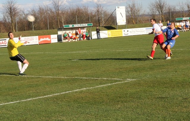 Oliver Müller bei der Riesen-Chance zum 4:2 in der 70. Minute | Foto: www.fc-ok.at