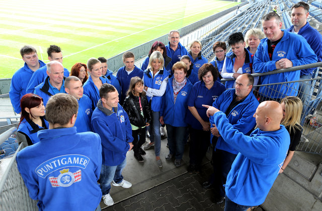 Alles hört auf sein Kommando: Kurt Grössinger bei der Befehlsausgabe. | Foto: GEPA