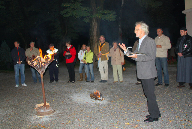 Poetische Abend-Wanderlesung im Westfriedhof