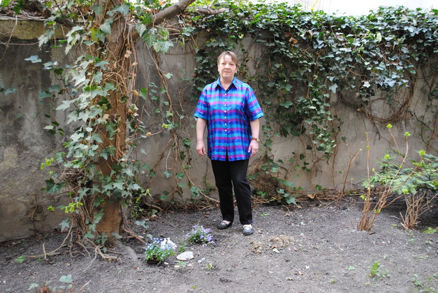 "Ich habe Vergissmeinicht und Kornblumen gesetzt, aber auf die Malven, auf die freue ich mich am meisten!", ist Hobbygärtnerin Katarzyna L. auf "ihren" grünen Hinterhof stolz.