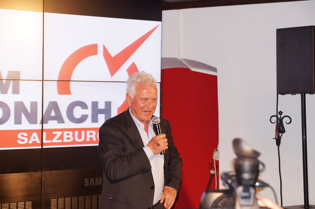 Frank Stronach auf der Bühne