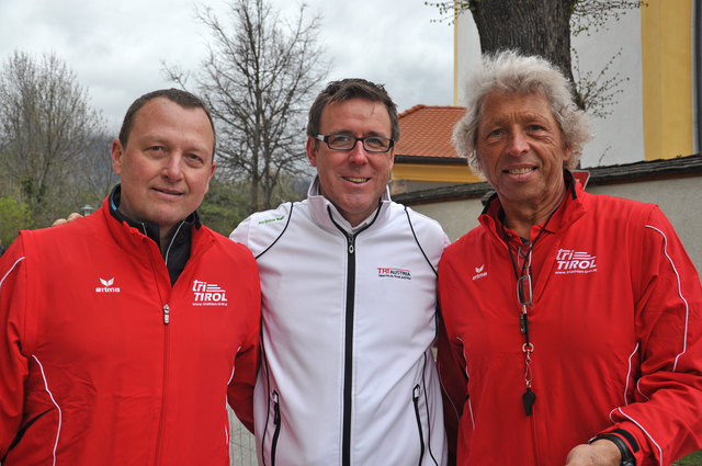 Voll zufrieden, Präsident Julius Skamen, ÖTRV-Generalsekretär Herwig Grabner, Obmann 1.Raika TTCI Joschi Schlögl. Foto(c)Skamen