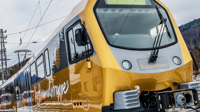 Am 27. April 2013 wird der Fahrbetrieb auf der Mariazellerbahn nach der vierwöchigen Streckensperre wieder aufgenommen. Ab Dezember 2013 wird bereits die moderne Himmelstreppe auf der Mariazellerbahn verkehren. (Foto: NÖVOG/Kerschbaummayr)