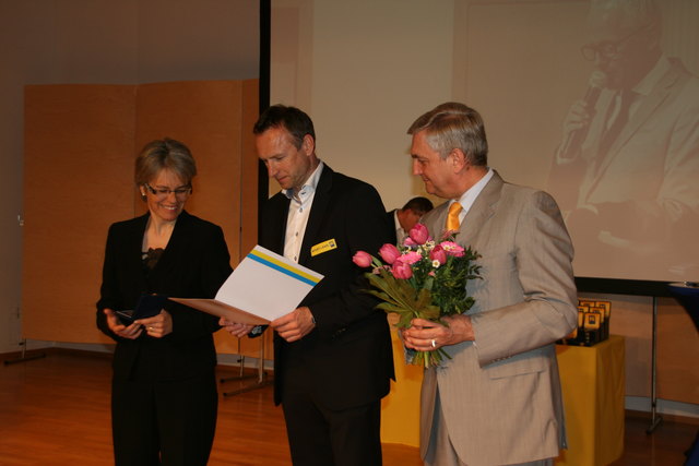 Sportlandesrätin Petra Bohuslav mit Toni Pfeffer und LA Alfred Riedl. | Foto: Zeiler