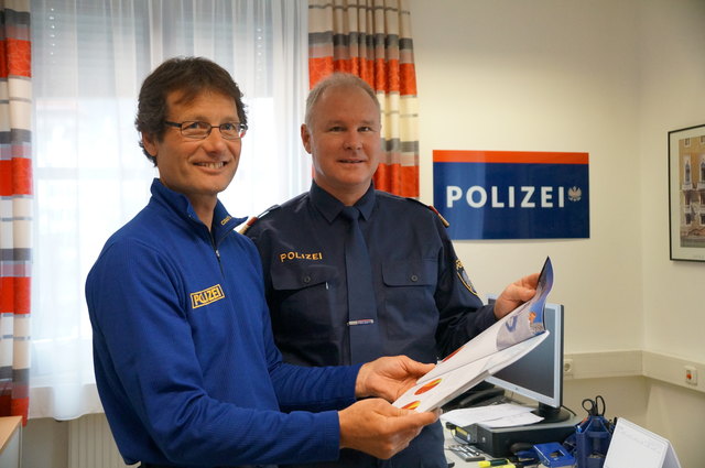 AbtInsp. Paul Gruber und BPK Walter Meingassner präsentierten die Winterstatistik der Alpinpolizei.