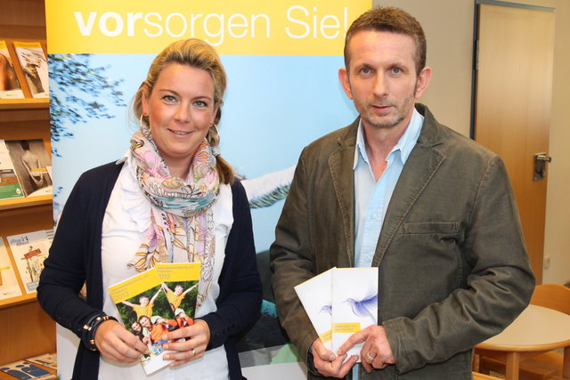 v.l.n.r. Dr. Katharina Losert (Zahnärztin), Harald Köppel (stv. Leiter des Service-Centers Mistelbach der NÖ Gebietskrankenkasse)