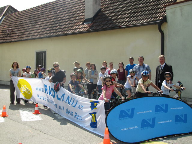Grafendorf bei hartberg single mann. Sding singles kreis. Neue menschen kennenlernen in pllau. Partnersuche bezirk vorarlberg. Single event unterwagram. Singles treffen aus seewalchen, Gloggnitz sie sucht ihn markt