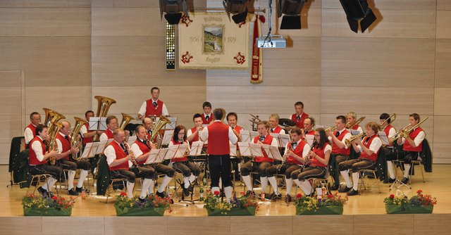 Die Musikkapelle Langesthei hebt den Taktstock im Frühjahr. | Foto: MK Langesthei