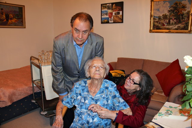 BV Karl Homole mit Geburtstagskind Maria Rudolf und Schwiegertochter Eva