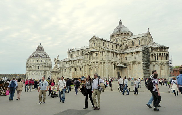 Baptisterium und Dom Santa Maria Assunta