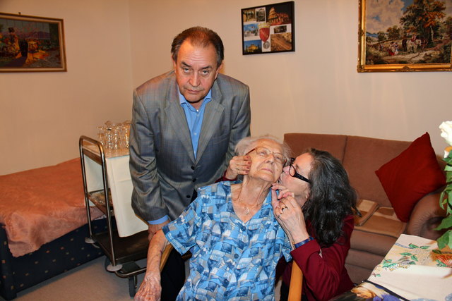 BV Karl Homole mit Geburtstagskind Maria Rudolf und Schwiegertochter Eva