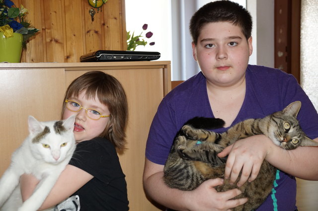Auch Elisabeth Stuhls Enkel Tatjana und Bastian haben um Lumpi und Hugo Angst.