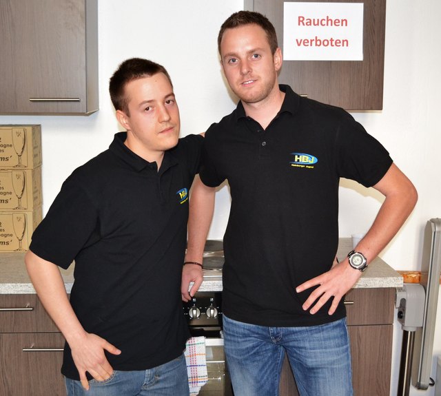 Thomas und Thomas kümmerten sich um den Getränkenachschub im Jugendraum.