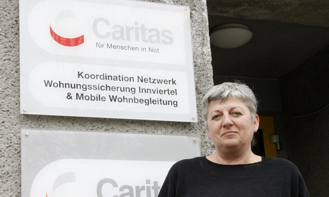 Sozialarbeiterin Gertrude Wakolbinger hilft betroffenen Personen in Ried und Schärding.