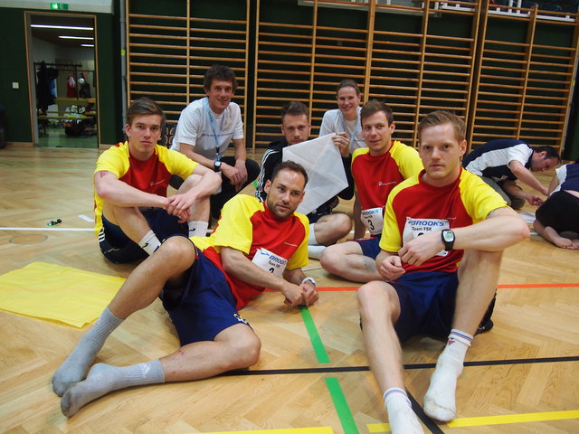 Die beiden Organisatoren mit dem Team des FSK-Fürstenfeld.