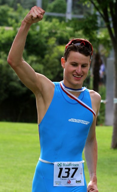 Sieg in der Königsklasse bei den Junioren KLINGLER Florian (Wave Tri Team TS Wörgl)